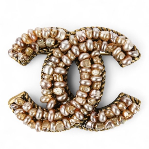 CHANEL Gold Logo Brooch - Picture 1 of 5